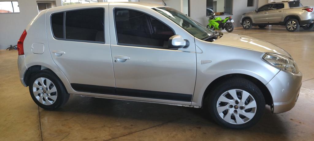 RENAULT Sandero - Foto