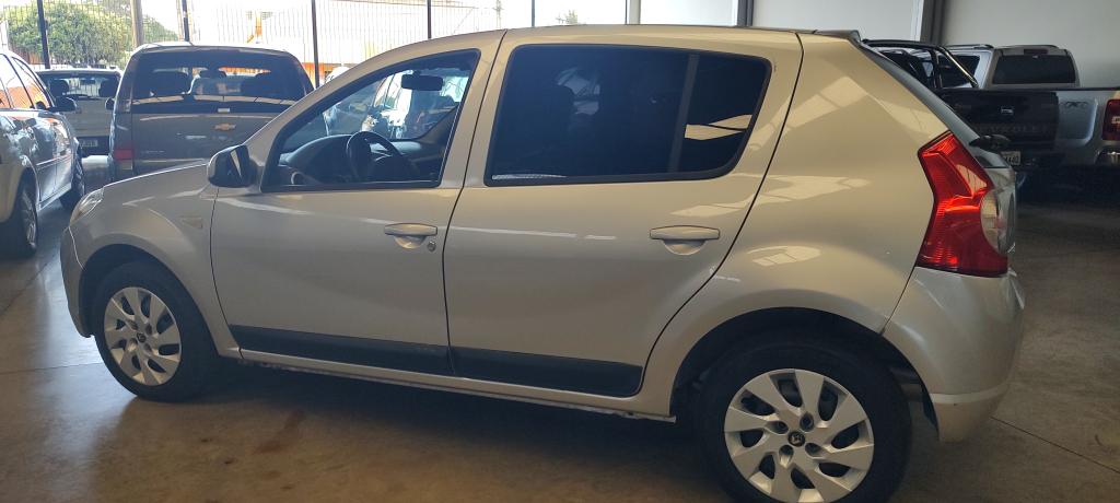 RENAULT Sandero - Foto