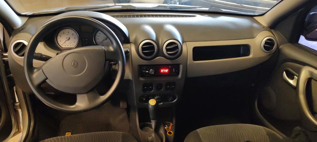 RENAULT Sandero - Foto