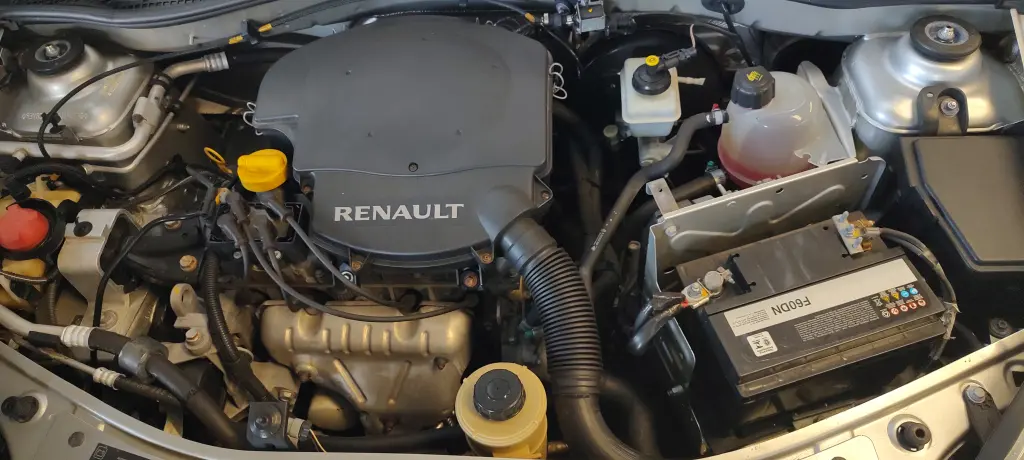 RENAULT Sandero - Foto