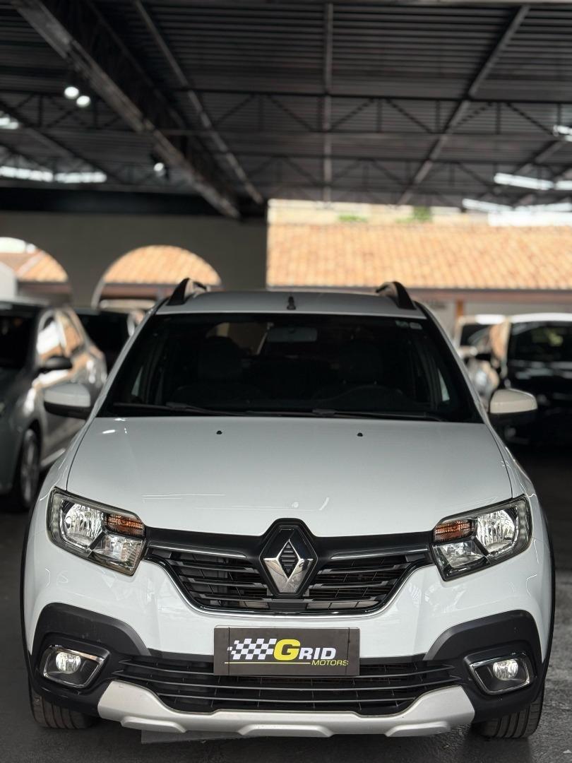 RENAULT Sandero - Foto