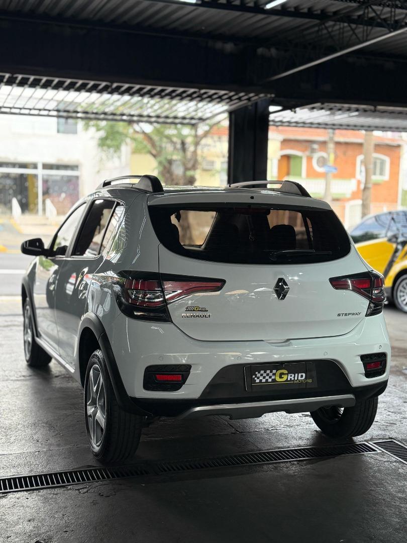 RENAULT Sandero - Foto