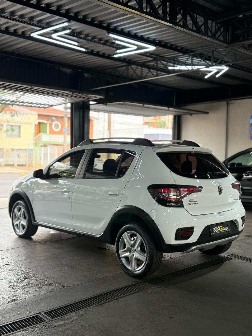 RENAULT Sandero - Foto