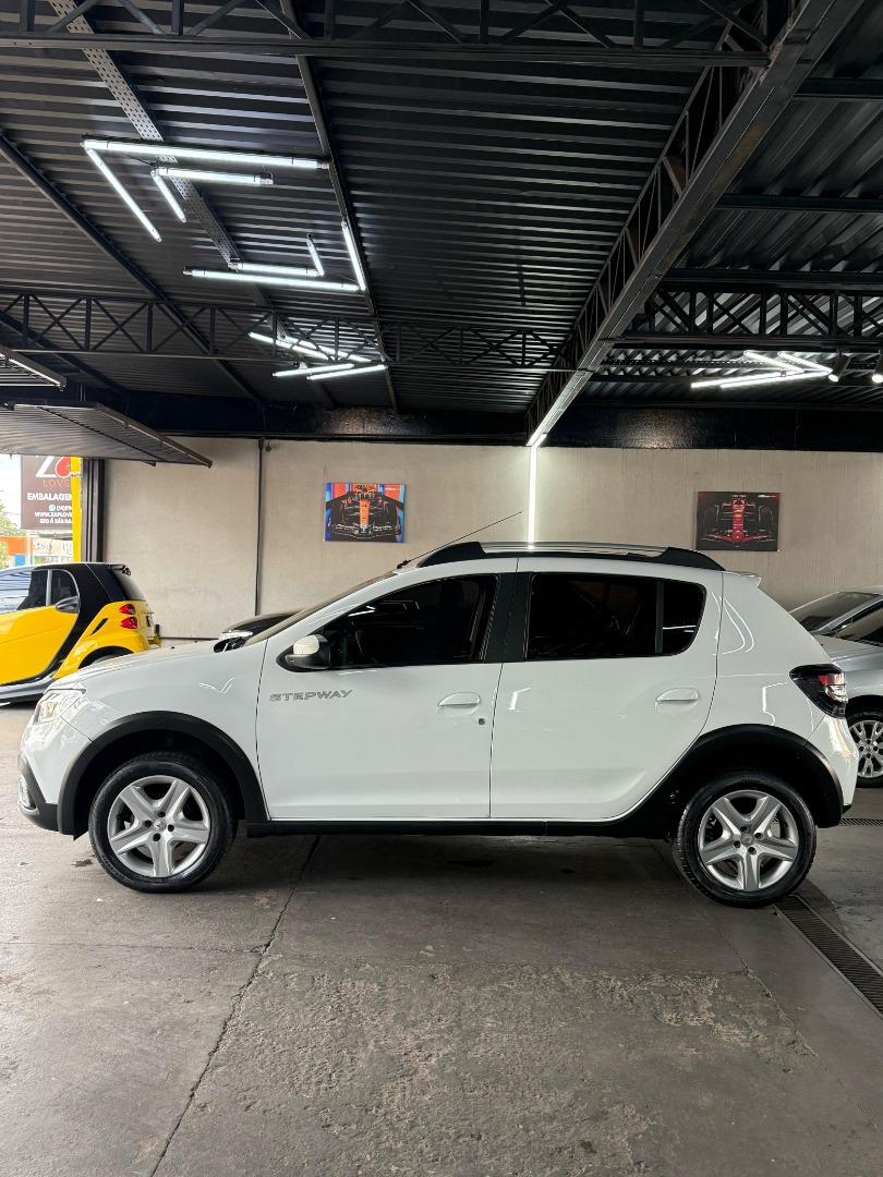 RENAULT Sandero - Foto