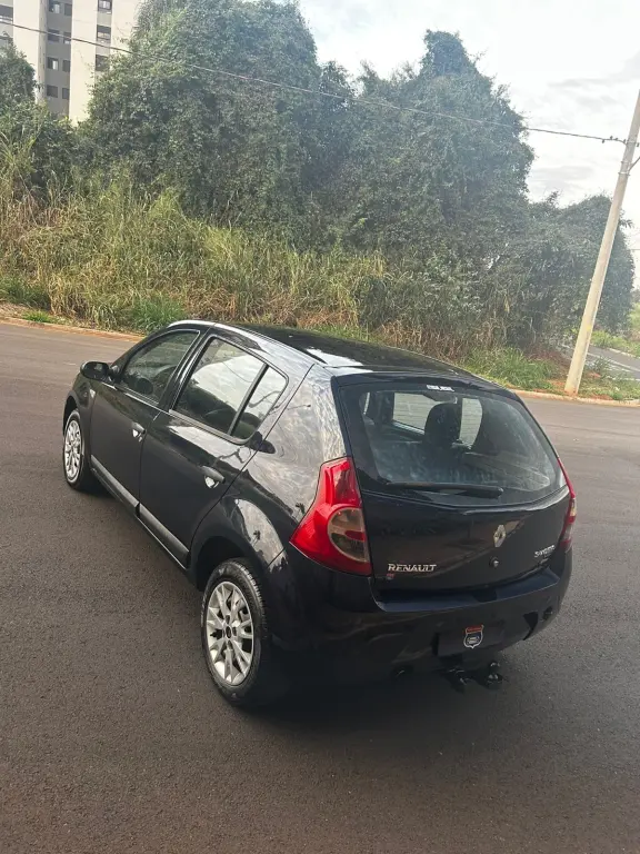 RENAULT Sandero - Foto