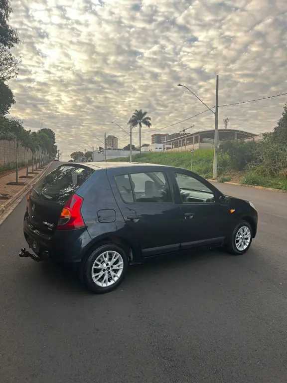 RENAULT Sandero - Foto