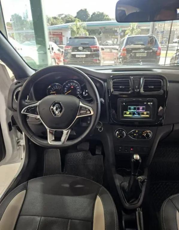 RENAULT Sandero - Foto