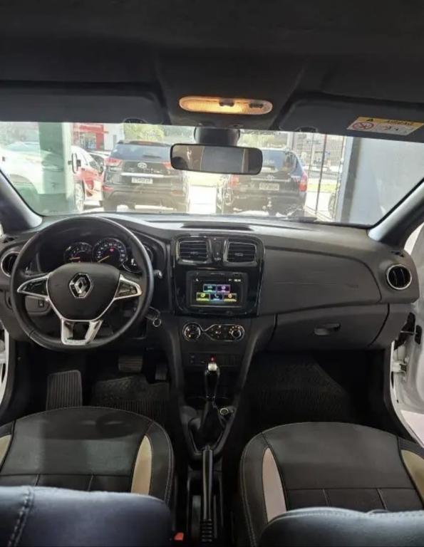 RENAULT Sandero - Foto