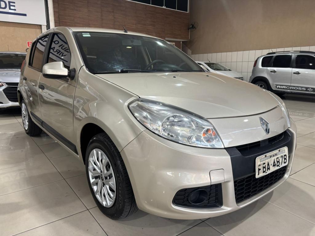 RENAULT Sandero - Foto