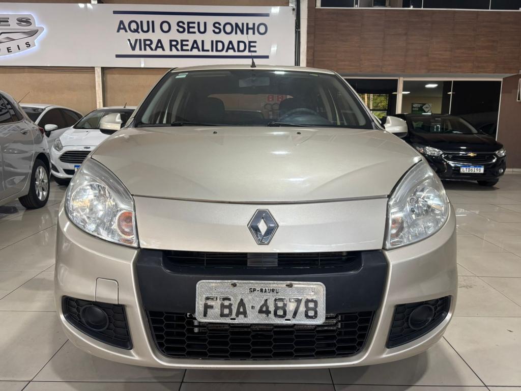 RENAULT Sandero - Foto