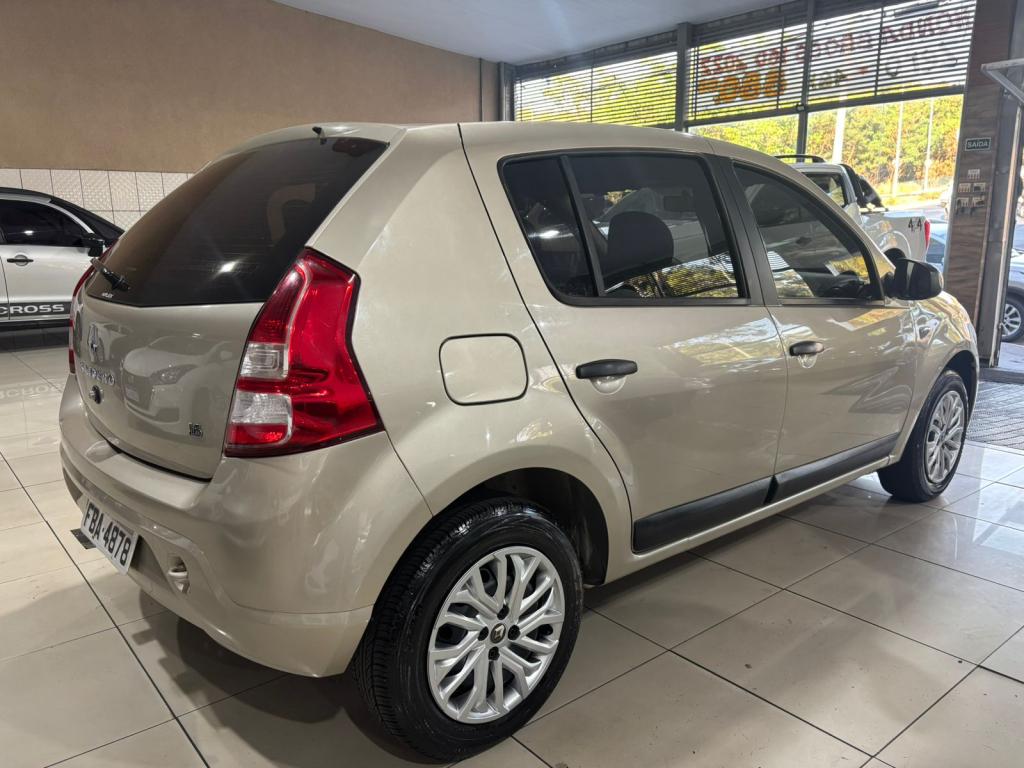 RENAULT Sandero - Foto