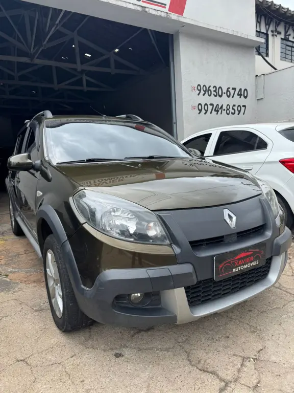 RENAULT Sandero - Foto