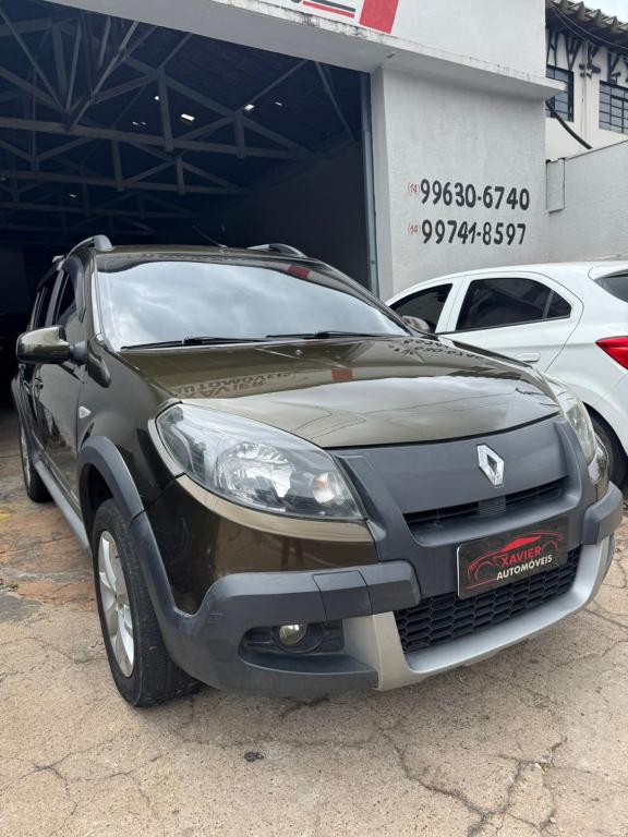 RENAULT Sandero - Foto