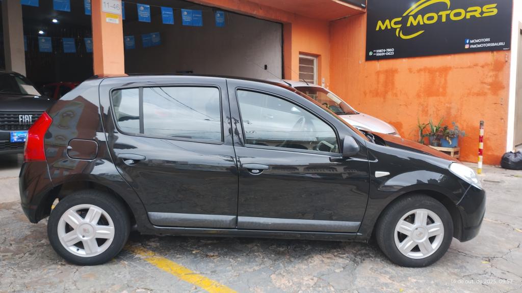 RENAULT Sandero - Foto