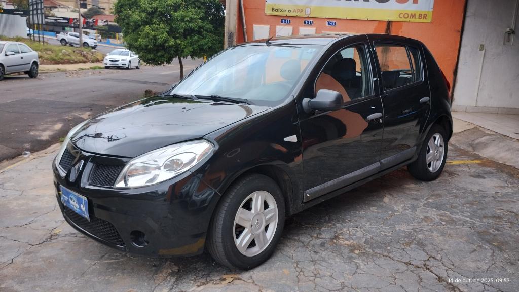 RENAULT Sandero - Foto