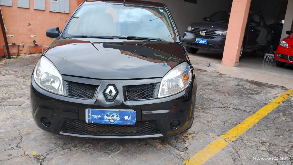 RENAULT Sandero - Foto