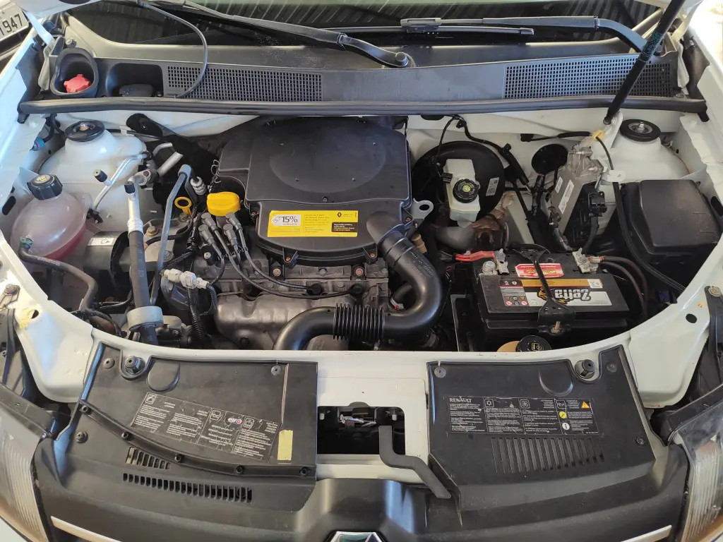 RENAULT Sandero - Foto