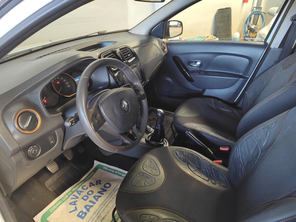 RENAULT Sandero - Foto