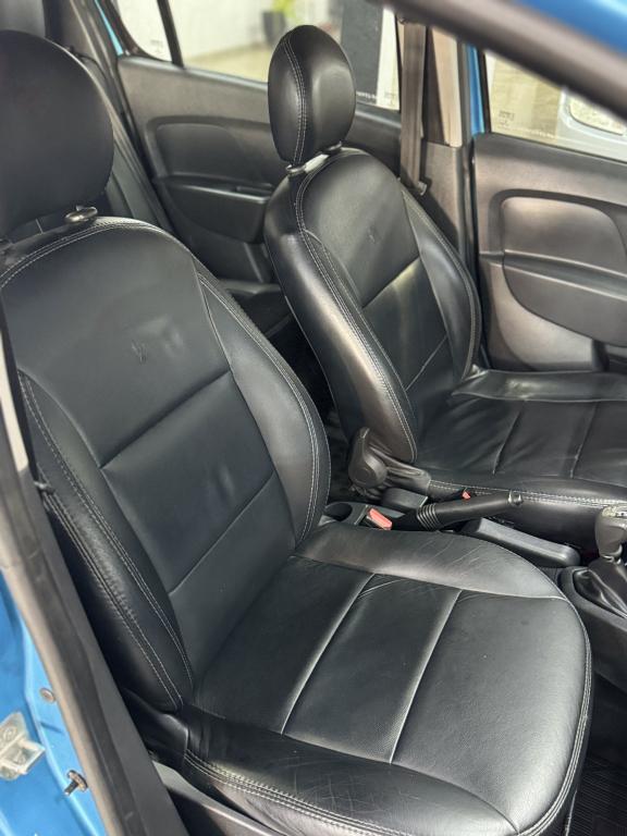 RENAULT Sandero - Foto