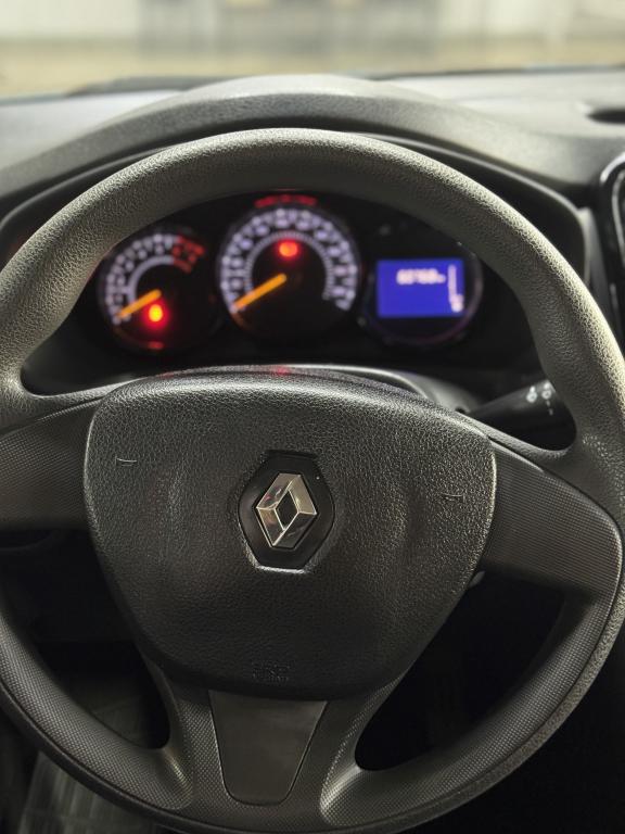 RENAULT Sandero - Foto