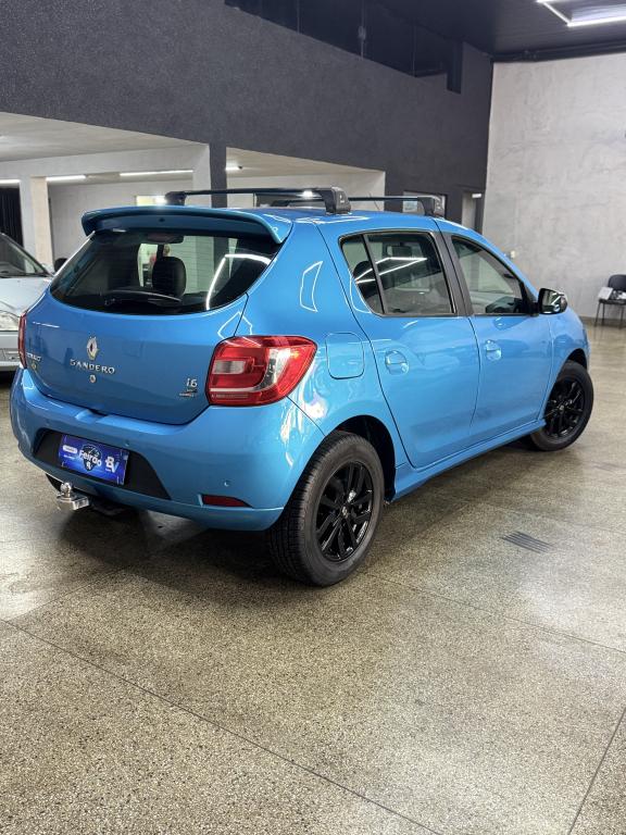 RENAULT Sandero - Foto