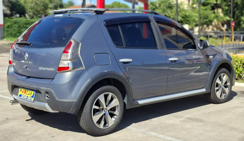 RENAULT Sandero - Foto