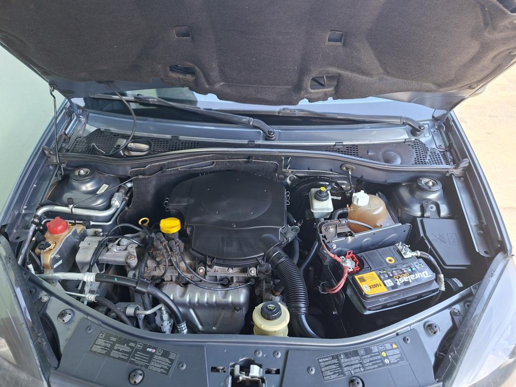 RENAULT Sandero - Foto