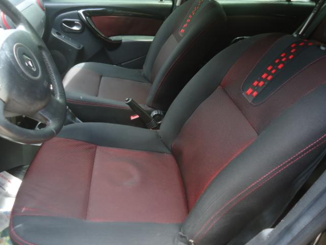 RENAULT Sandero - Foto
