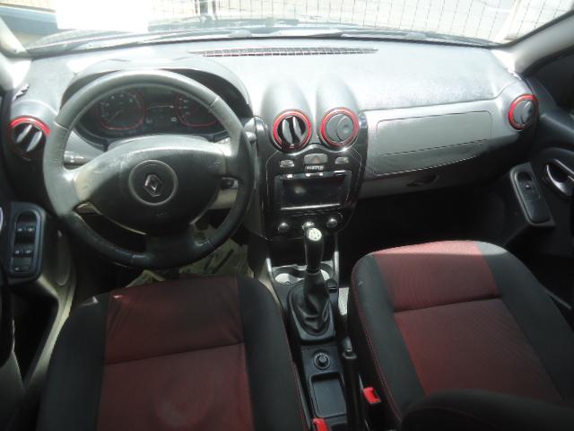 RENAULT Sandero - Foto