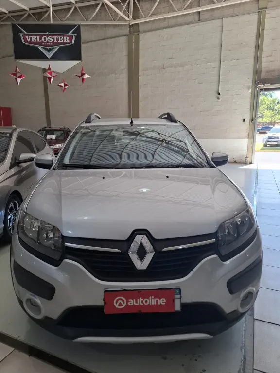 RENAULT Sandero - Foto