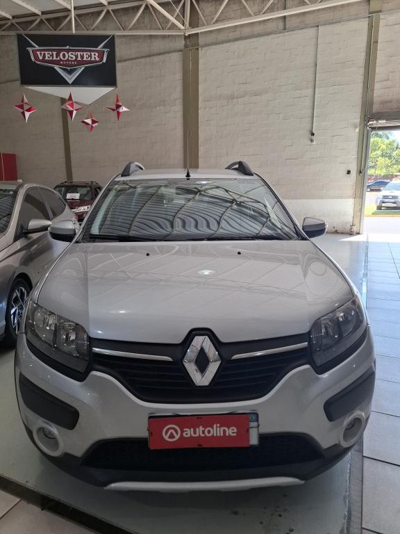 RENAULT Sandero - Foto