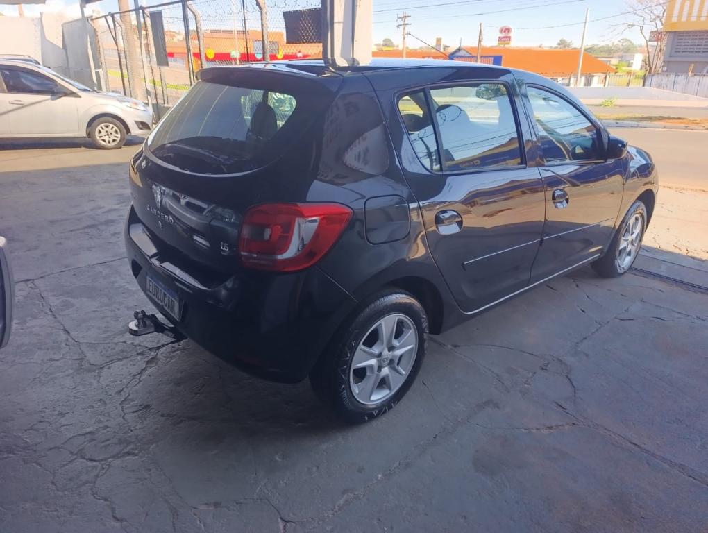 RENAULT Sandero - Foto