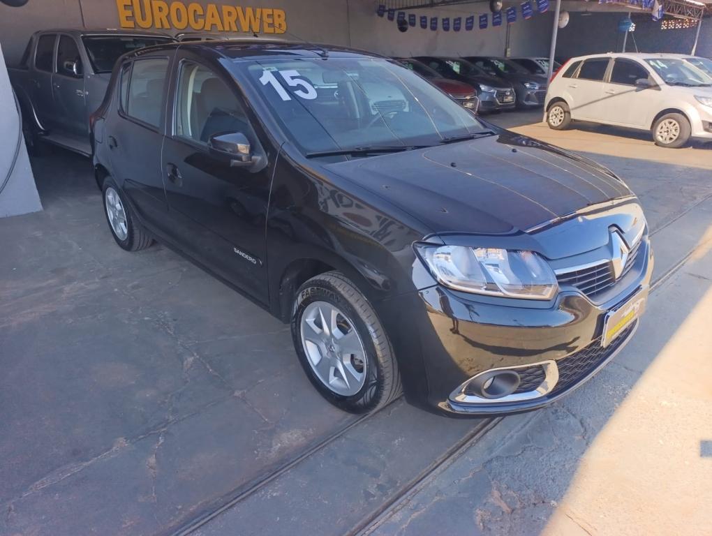 RENAULT Sandero - Foto