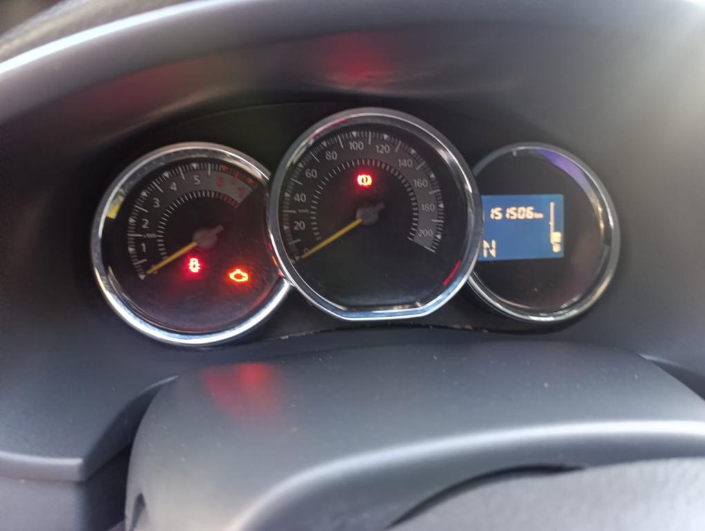 RENAULT Sandero - Foto