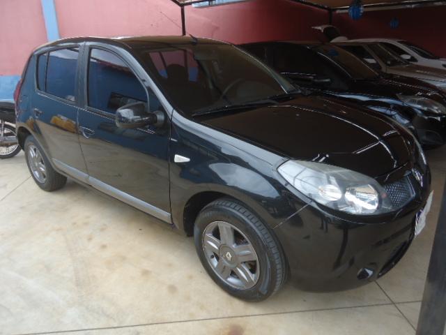 RENAULT Sandero - Foto