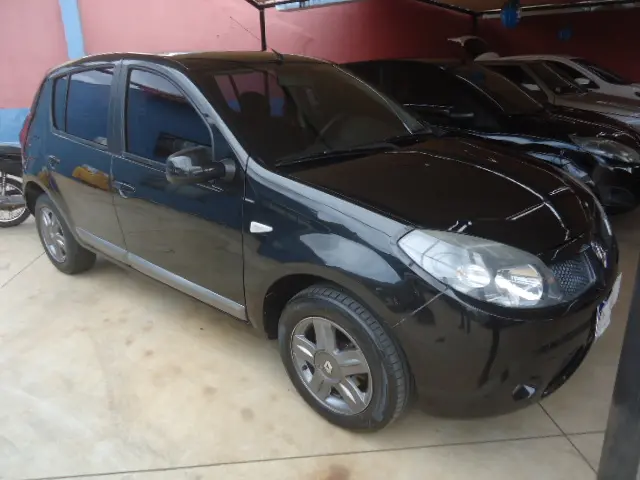 RENAULT Sandero - Foto