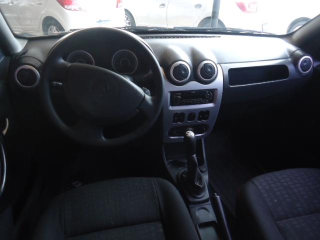 RENAULT Sandero - Foto