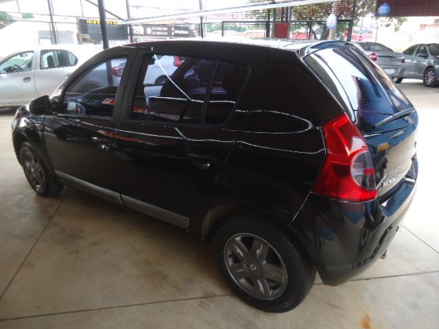 RENAULT Sandero - Foto