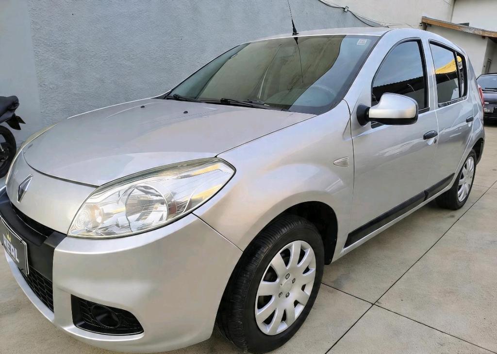 RENAULT Sandero - Foto