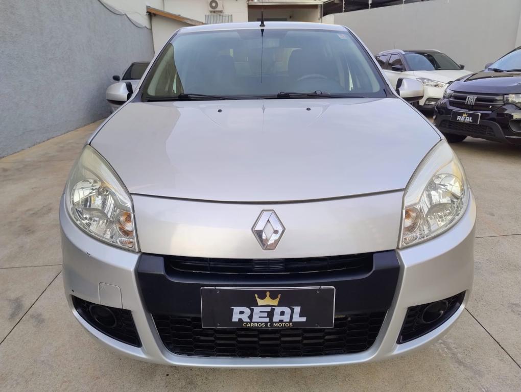 RENAULT Sandero - Foto
