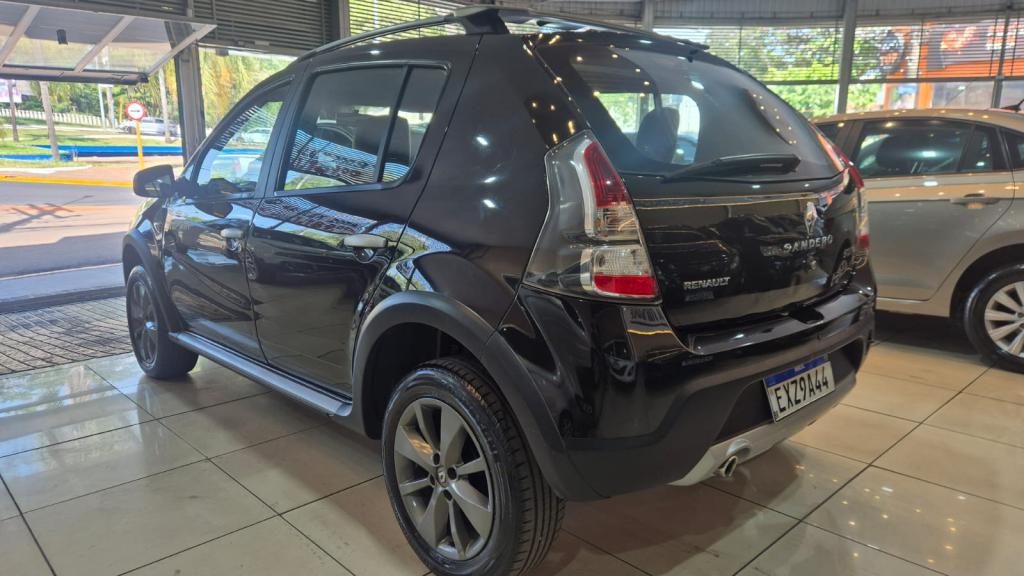 RENAULT Sandero - Foto