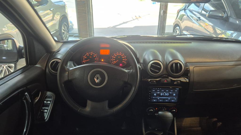 RENAULT Sandero - Foto