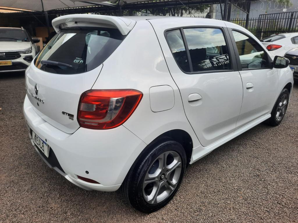 RENAULT Sandero - Foto