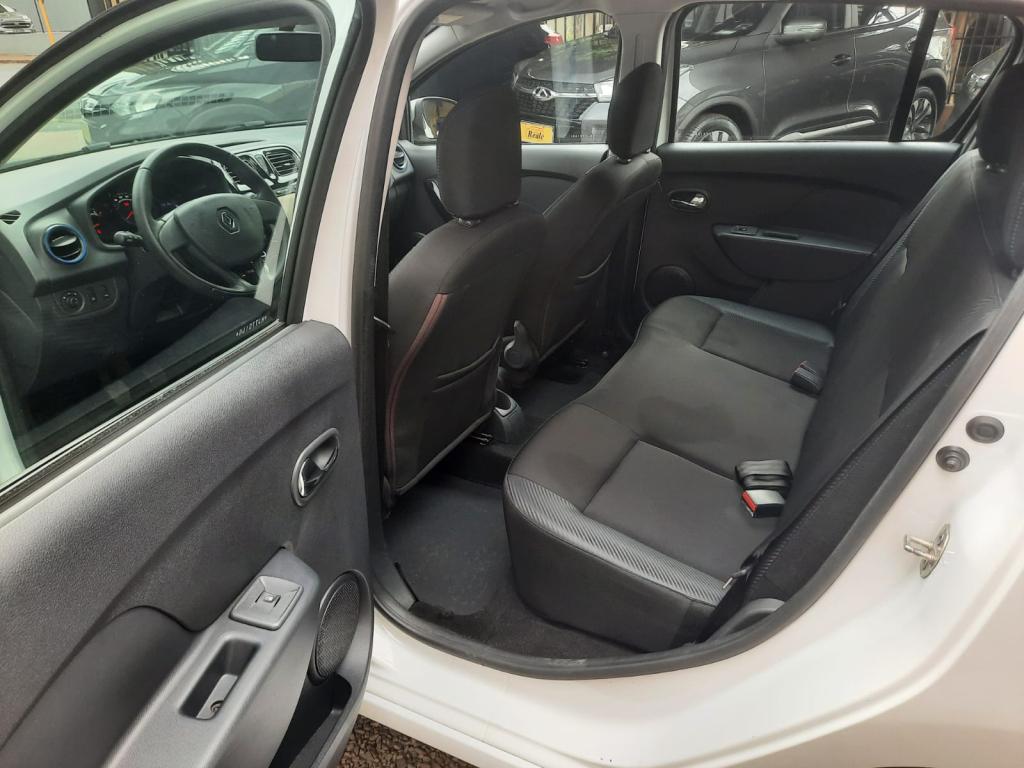 RENAULT Sandero - Foto