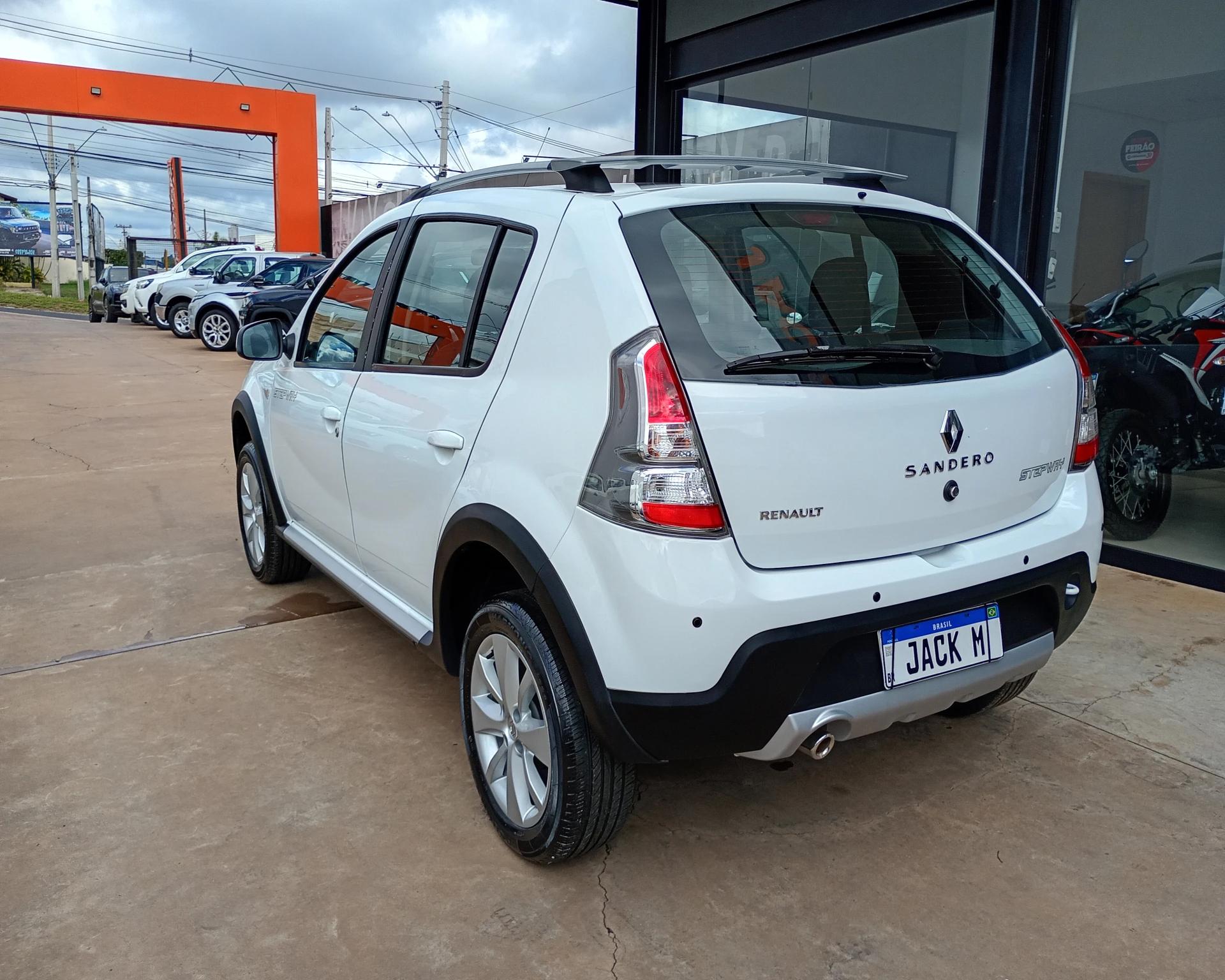 RENAULT Sandero - Foto