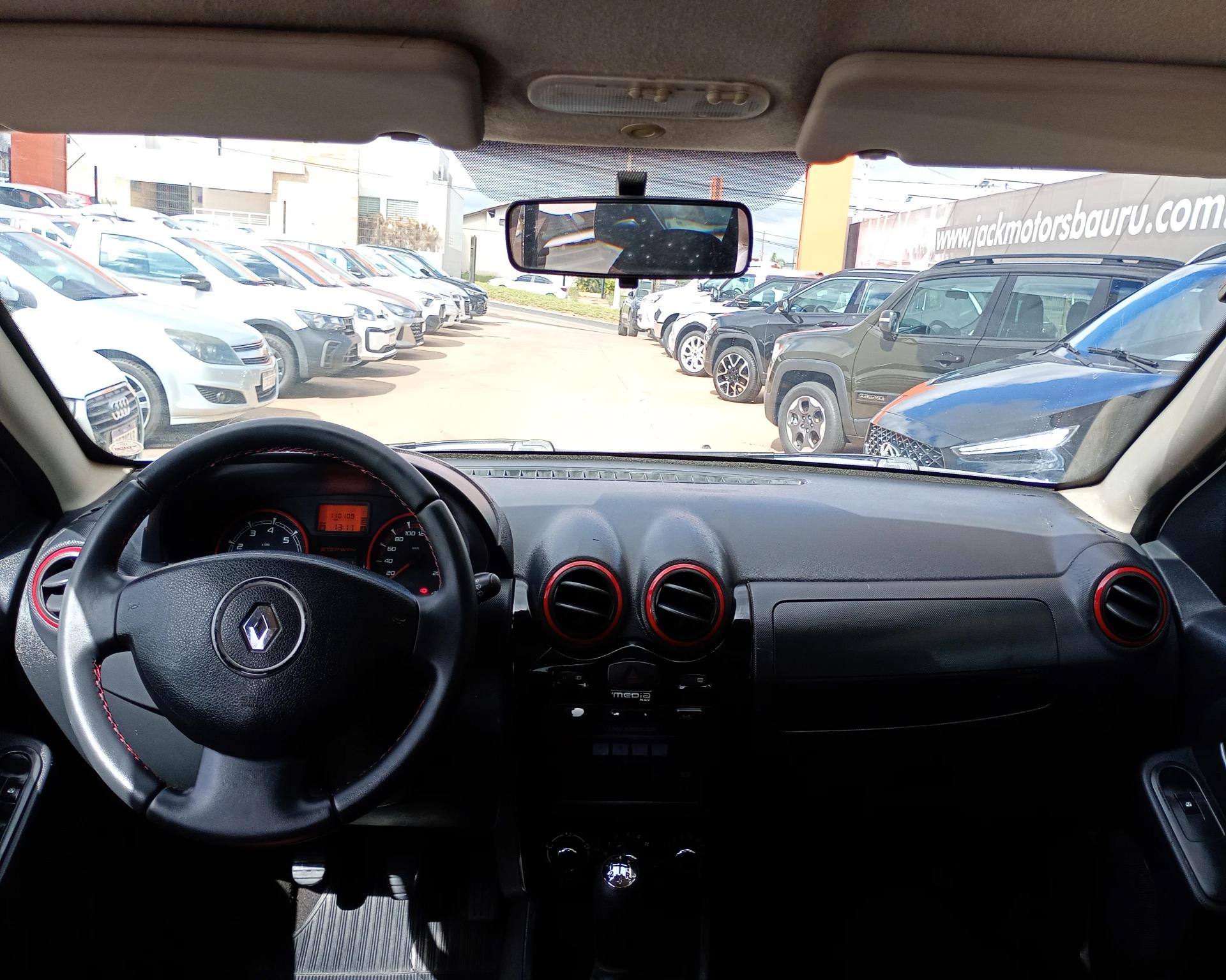 RENAULT Sandero - Foto