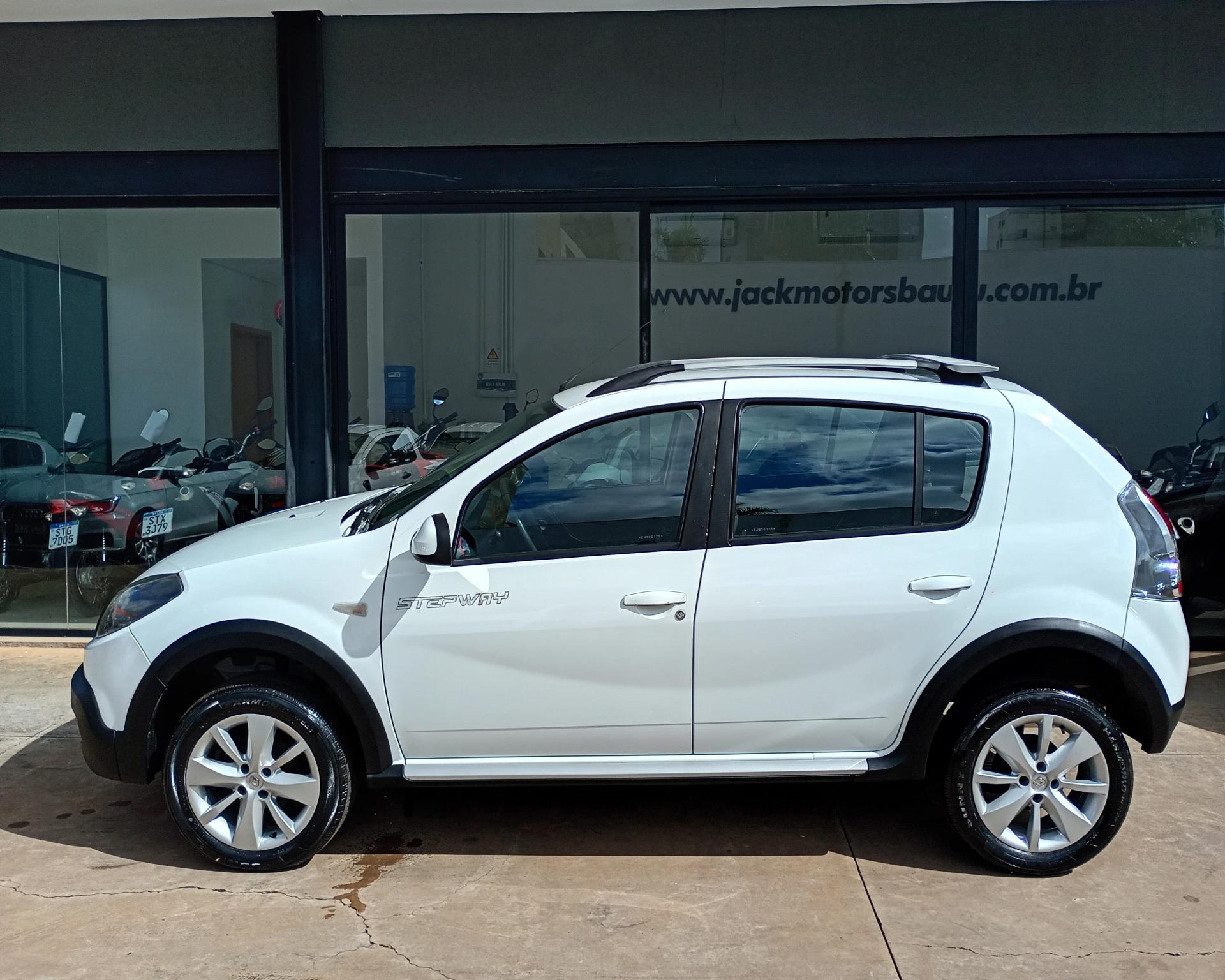 RENAULT Sandero - Foto