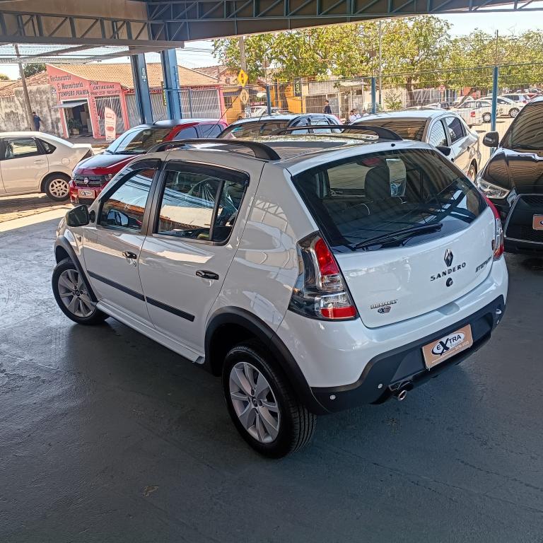 RENAULT Sandero - Foto