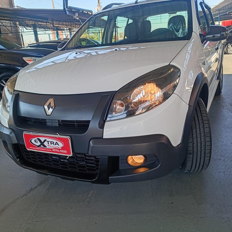 RENAULT Sandero - Foto