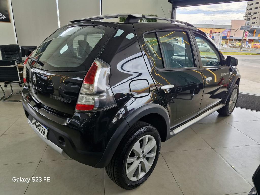 RENAULT Sandero - Foto